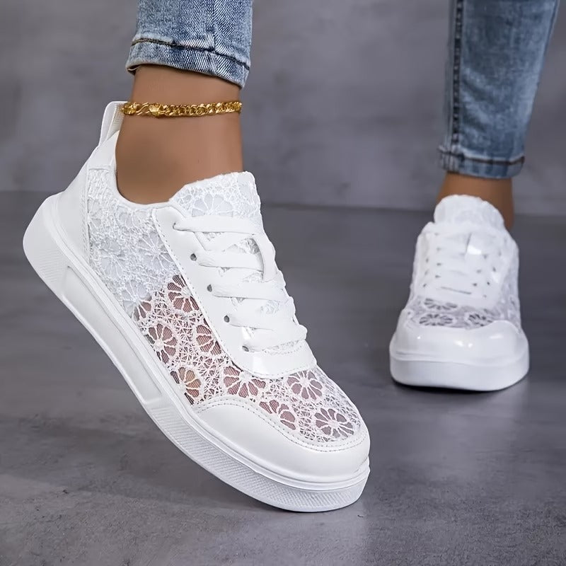 Sneakers with floral laces