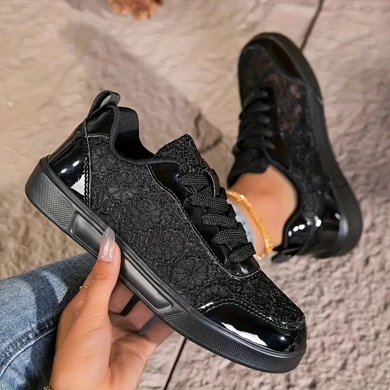 Sneakers with floral laces