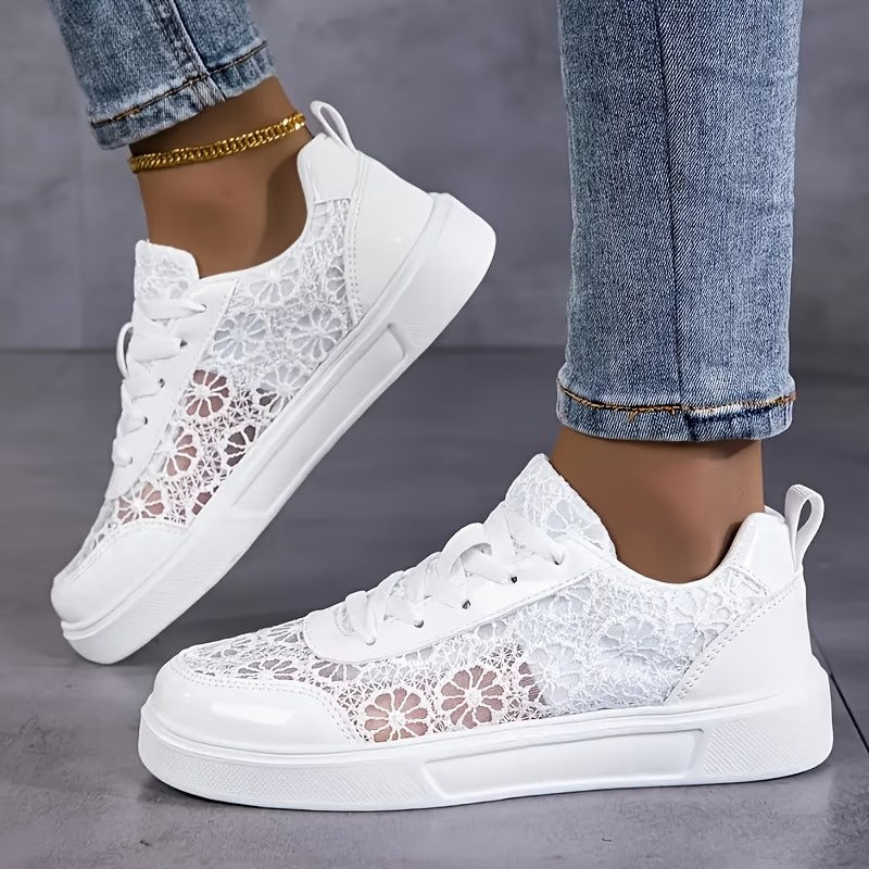 Sneakers with floral laces