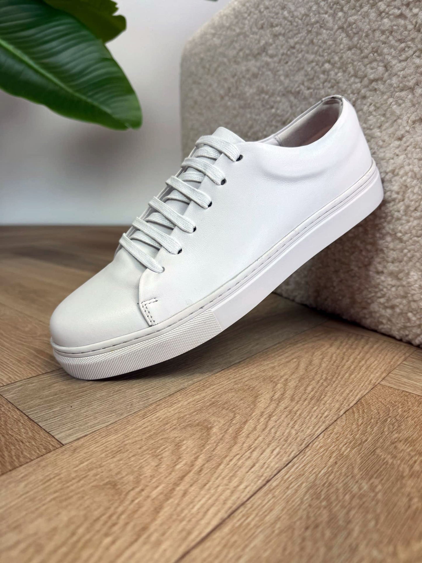 Classic Whity Sneakers