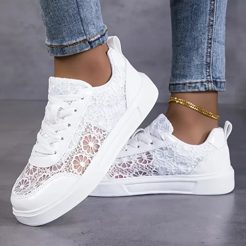 Sneakers with floral laces